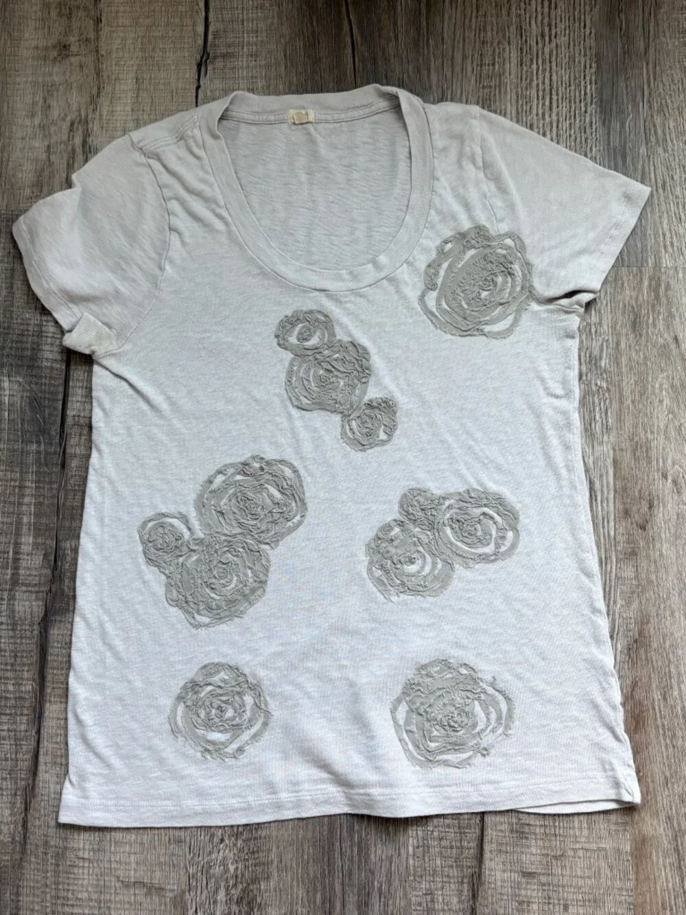 J.Crew Womens T-Shirt Top Size M Light Grey Floral Applique Flower Cotton